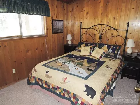 56874 Spring River Dr, Bend, OR 97707 photo 5
