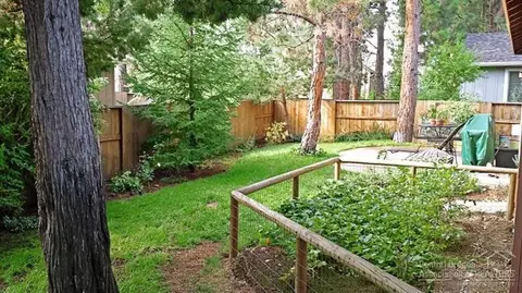 19557 Fishhawk Loop, Bend, OR 97702 photo 2