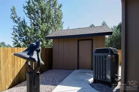 61261 Ladera Rd, Bend, OR 97702 photo 4