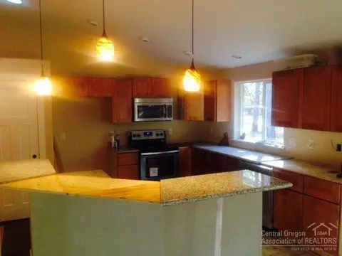 17165 Laguna, Bend, OR 97707 photo 12