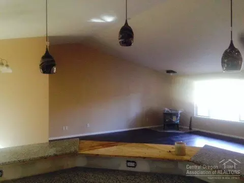 17165 Laguna, Bend, OR 97707 photo 9