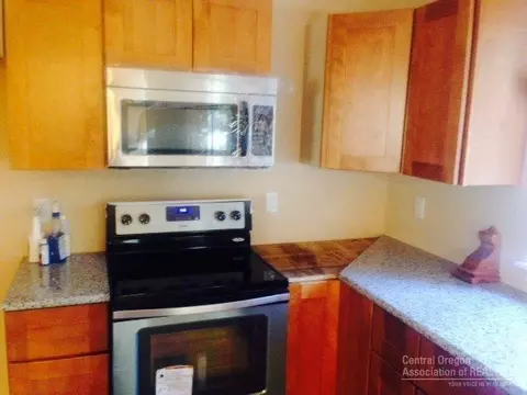 17165 Laguna, Bend, OR 97707 photo 10
