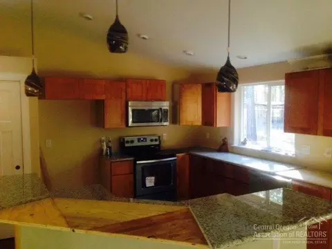 17165 Laguna, Bend, OR 97707 photo 7