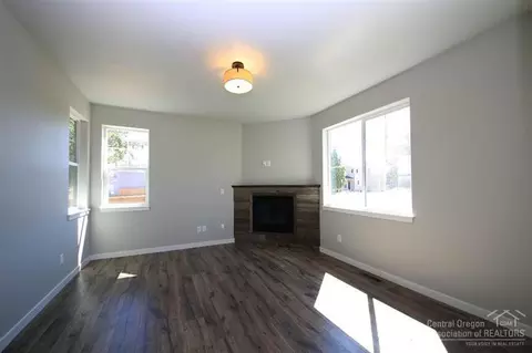 20460 Del Coco Ct, Bend, OR 97702 photo 2
