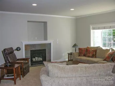 61278 SW Brookside Loop, Bend, OR 97702 photo 2