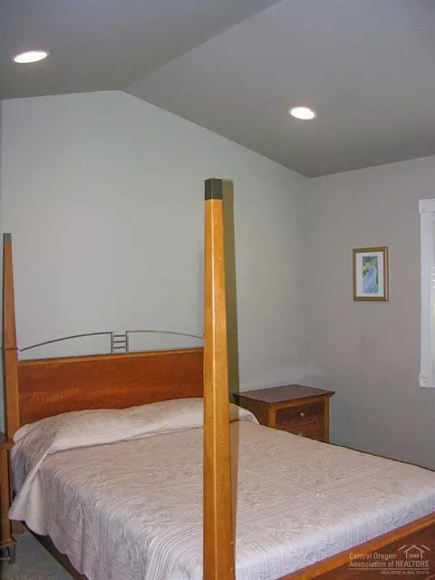 61278 SW Brookside Loop, Bend, OR 97702 photo 4