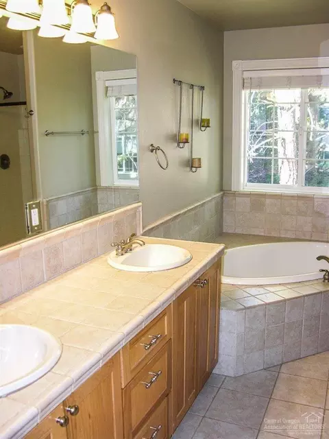 61278 SW Brookside Loop, Bend, OR 97702 photo 5