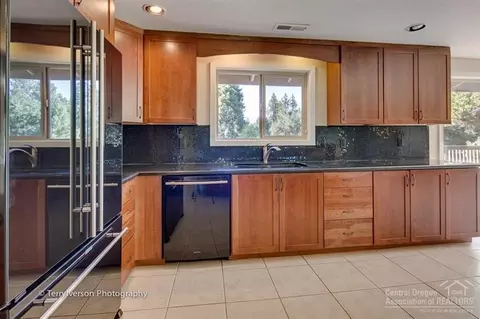 60846 SW Opal Dr, Bend, OR 97702 photo 9
