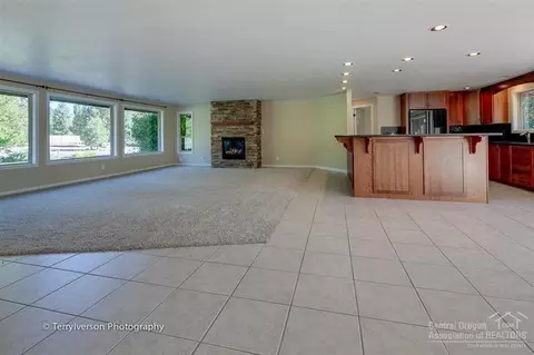 60846 SW Opal Dr, Bend, OR 97702 photo 5
