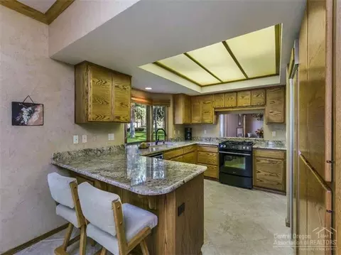 60701 Willow Creek Loop, Bend, OR 97702 photo 5