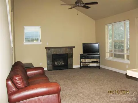 19842 SW Copernicus Ave, Bend, OR 97702 photo 7