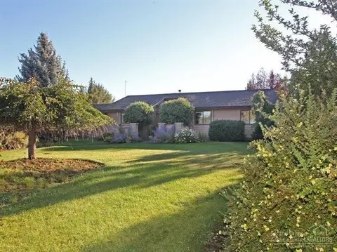 64900 Glacier View Dr, Bend, OR 97701 photo 2