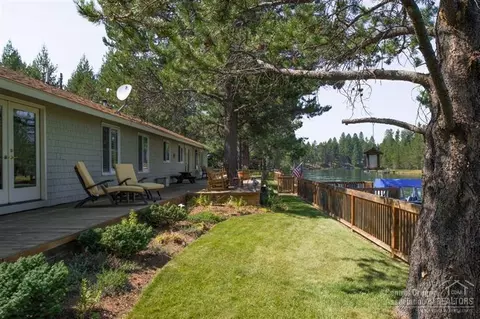 56180 Solar Dr, Bend, OR 97707 photo 2