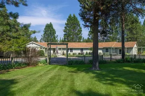 56180 Solar Dr, Bend, OR 97707 photo 8