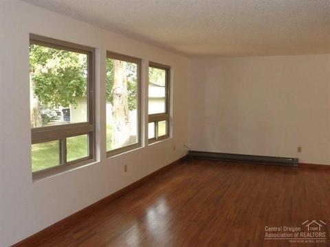 61360 Eena Ct, Bend, OR 97702 photo 4