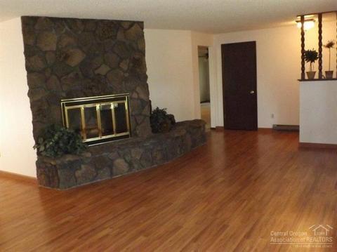 61360 Eena Ct, Bend, OR 97702 photo 3