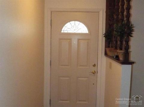 61360 Eena Ct, Bend, OR 97702 photo 2