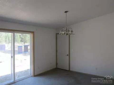 15739 Deedon, La Pine, OR 97739 photo 6