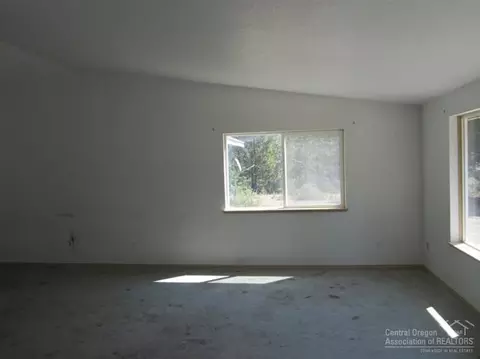 15739 Deedon, La Pine, OR 97739 photo 5