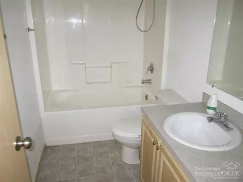 15739 Deedon, La Pine, OR 97739 photo 9