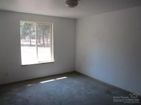 15739 Deedon, La Pine, OR 97739 photo 10