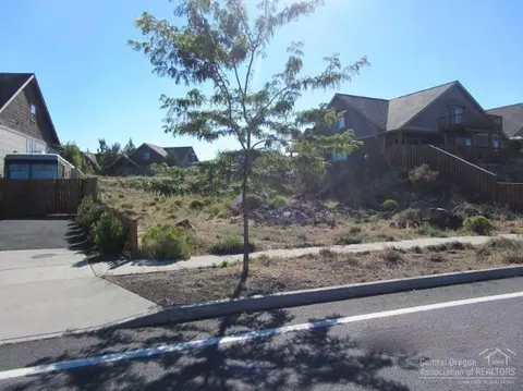 63413 Barton View Pl, Bend, OR 97701 photo 4