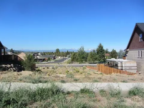 63413 Barton View Pl, Bend, OR 97701 photo 3