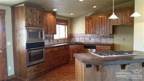 23965 Rickard Rd, Bend, OR 97702 photo 7