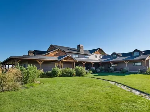 62250 Dodds Rd, Bend, OR 97701 photo 1