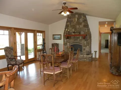 62250 Dodds Rd, Bend, OR 97701 photo 5