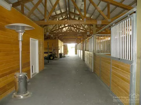 62250 Dodds Rd, Bend, OR 97701 photo 17