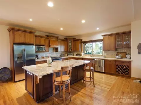 62250 Dodds Rd, Bend, OR 97701 photo 4