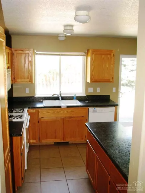 20734 Amber Way, Bend, OR 97701 photo 9