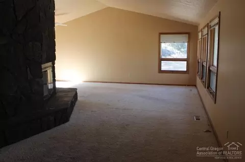 63565 Jd Estates Dr, Bend, OR 97701 photo 4