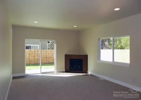 61349 Larry St, Bend, OR 97702 photo 6