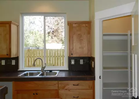 61349 Larry St, Bend, OR 97702 photo 24