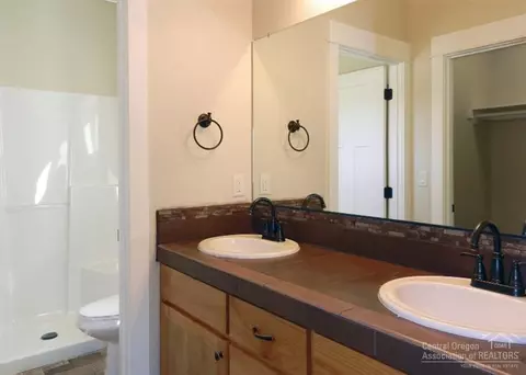 61349 Larry St, Bend, OR 97702 photo 8