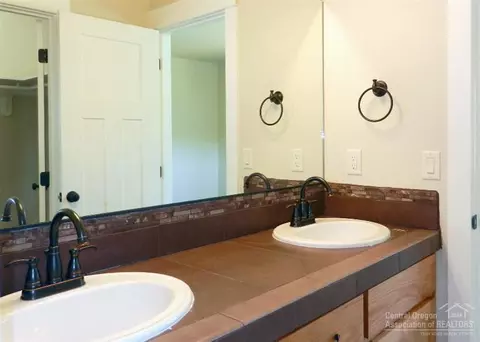 61349 Larry St, Bend, OR 97702 photo 11