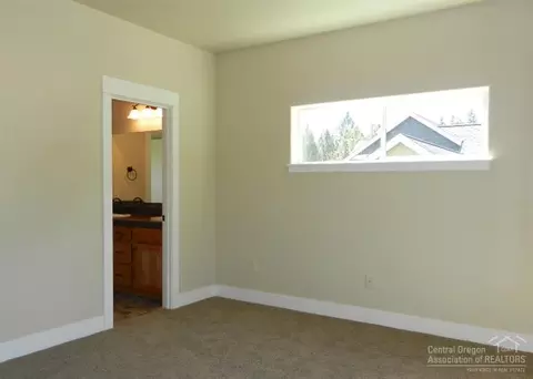 61349 Larry St, Bend, OR 97702 photo 9
