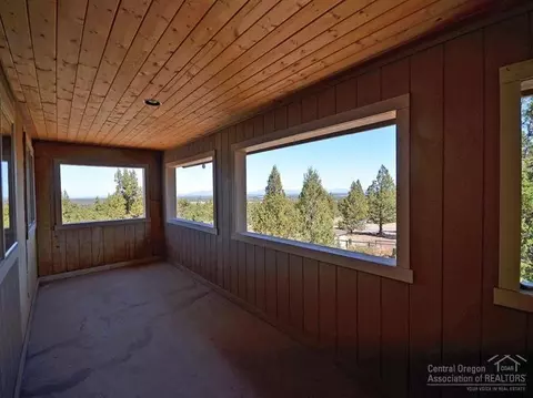21037 Gift Rd, Bend, OR 97701 photo 7