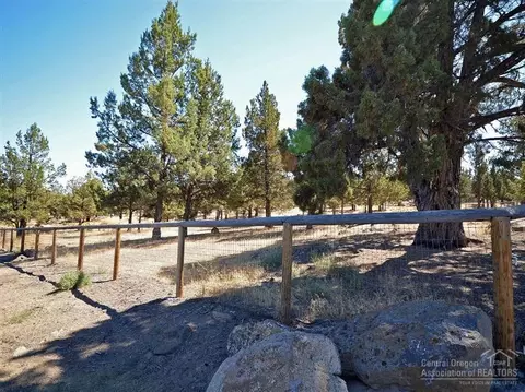 21037 Gift Rd, Bend, OR 97701 photo 21