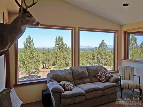 21037 Gift Rd, Bend, OR 97701 photo 5