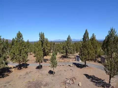 21037 Gift Rd, Bend, OR 97701 photo 8