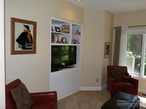 60873 Willow Creek Loop, Bend, OR 97702 photo 12