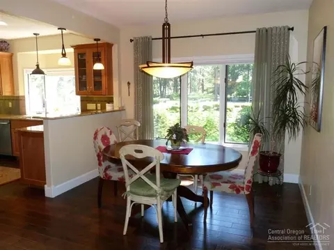 60873 Willow Creek Loop, Bend, OR 97702 photo 5