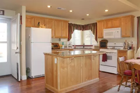 61337 Fairfield Dr, Bend, OR 97702 photo 4