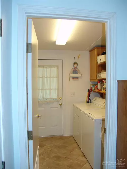52817 Bridge Dr, La Pine, OR 97739 photo 11