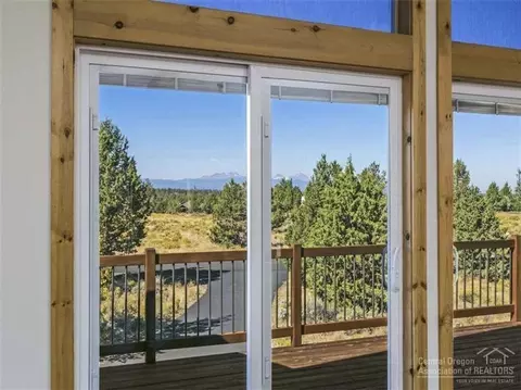 60380 Sunridge Dr, Bend, OR 97702 photo 3