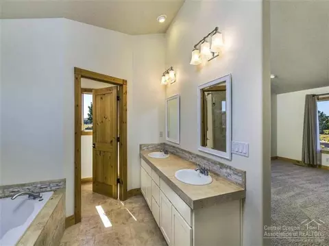 60380 Sunridge Dr, Bend, OR 97702 photo 10