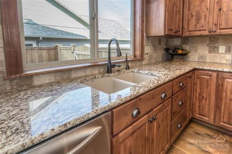 20673 NE Boulderfield Ave, Bend, OR 97701 photo 8